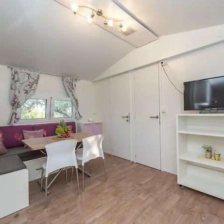 Camp Port 4*