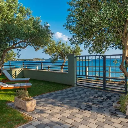 مكان تخييم Camp Port باكوشتاني