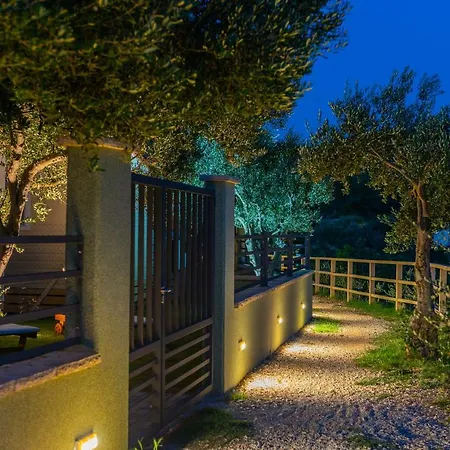 Camp Port باكوشتاني