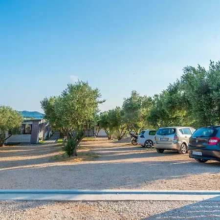 Kamp Camp Port Pakostane