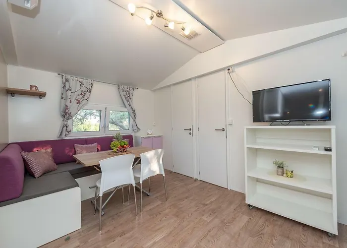Camp Port 4*